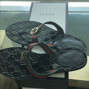 Woman’s Gucci GG Sandals